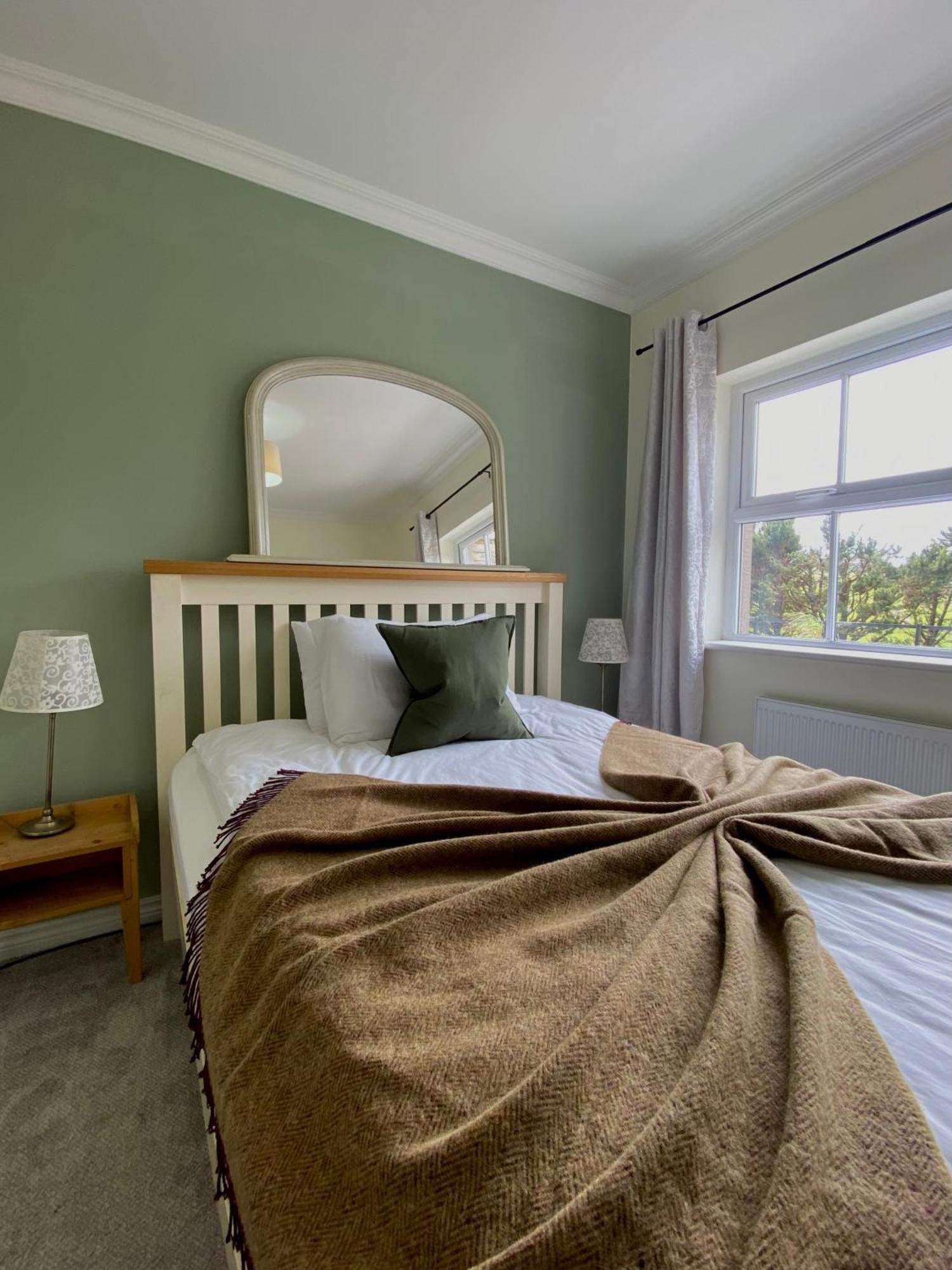 Shanakeever Farm - 3 Bedroom Apartment Клифден Экстерьер фото